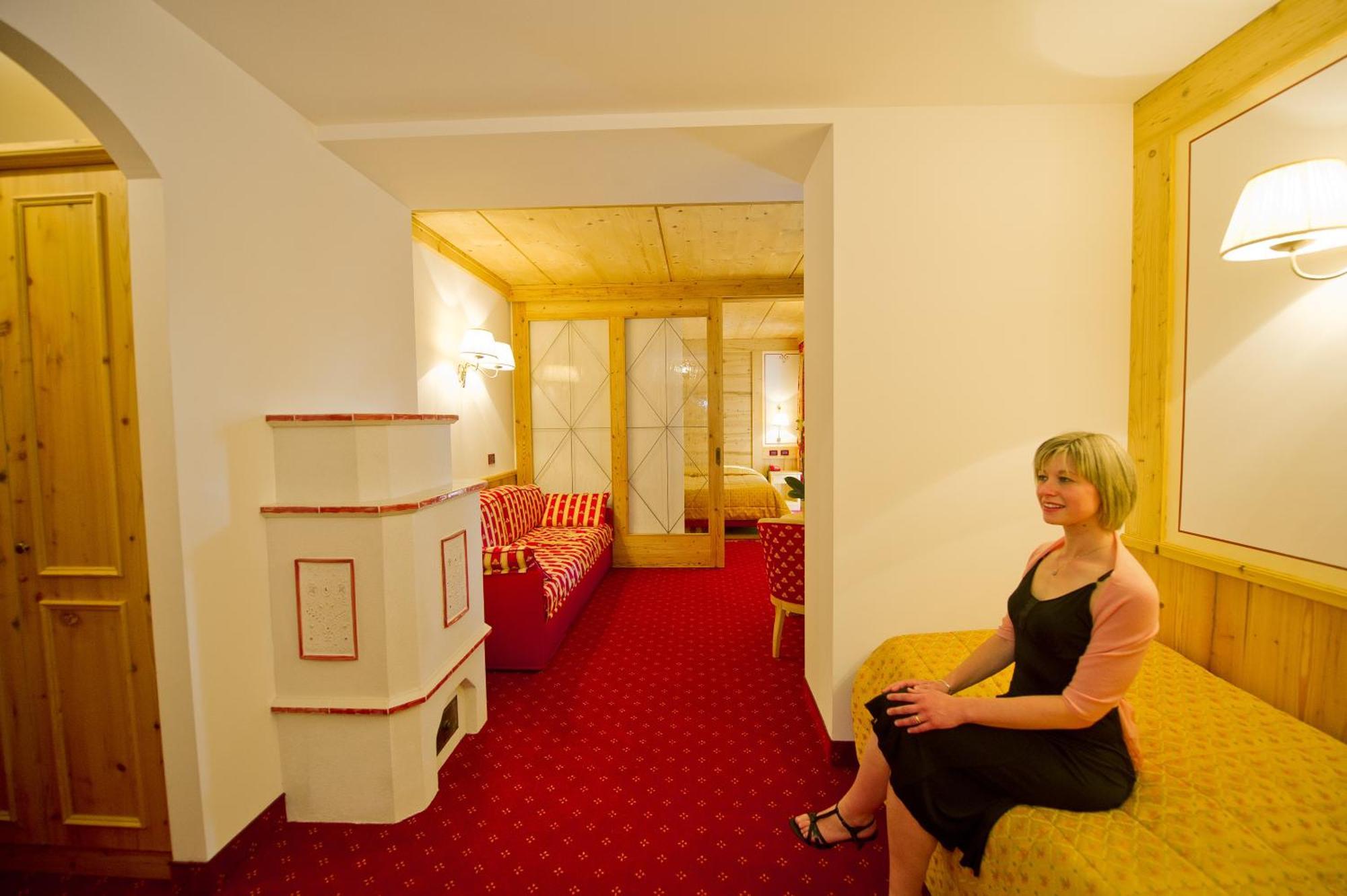 Sport Hotel Vittoria Passo del Tonale Phòng bức ảnh