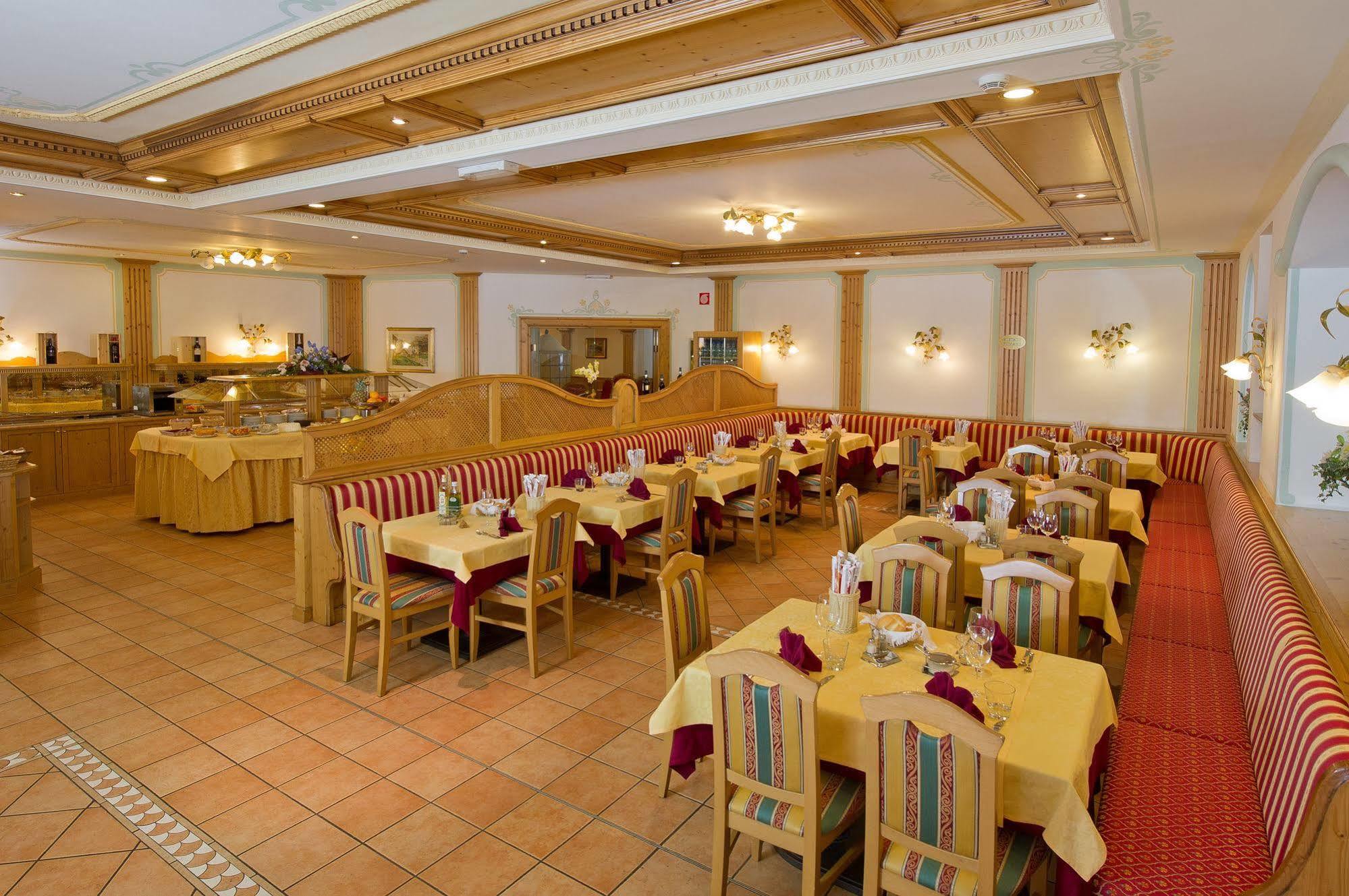 Sport Hotel Vittoria Passo del Tonale Ngoại thất bức ảnh
