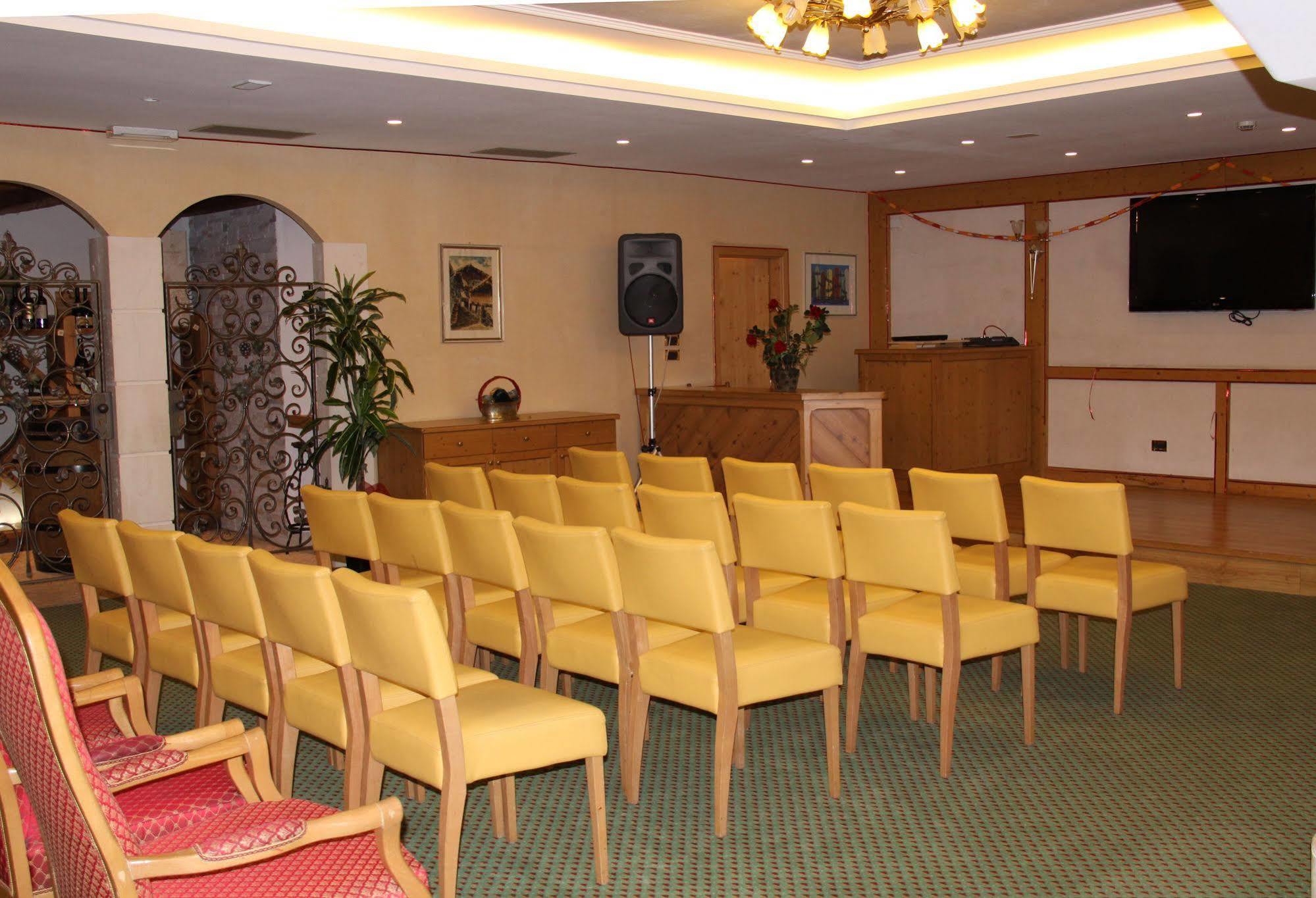 Sport Hotel Vittoria Passo del Tonale Ngoại thất bức ảnh